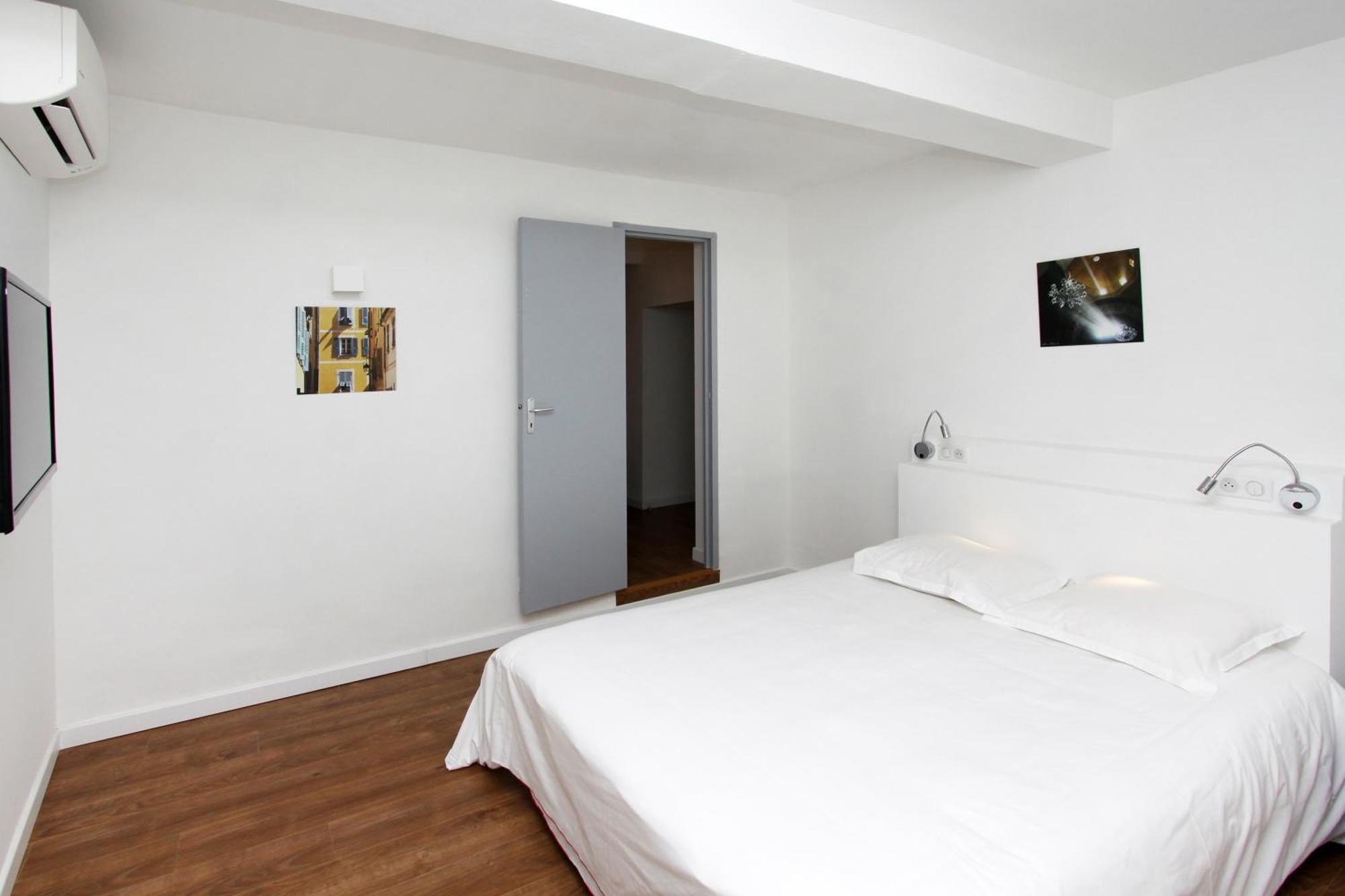 Apartment Au Coeur De La Vieille Pietonne & Citadelle Ajaccio (Corsica)